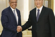 WHO、中国の対応を絶賛！習近平主席と笑顔でガッチリ握手（画像あり）