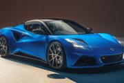 ロータス、新型車「エミーラ」世界初公開！ ブランド最後の内燃機関？