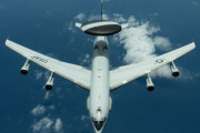 アメリカ空軍嘉手納基地の早期警戒管制機E-3Bセントリー、インド太平洋地域を警戒監視 ！