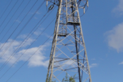 鉄塔(１００m)で作業するラインマンたち、すごい ((((；ﾟДﾟ))))