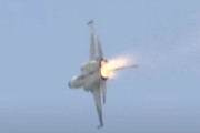 台湾空軍、経国(IDF)戦闘機のエンジンから火を噴くトラブル…機体は無事着陸しケガ人なし！