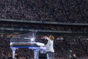 海外「最高！」「天使のよう！」YOSHIKI復活！東京シリーズでの国歌演奏にファン歓喜