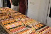 【画像】海外のリッチマンが開催するSUSHIパ、レベチｗｗｗｗｗｗｗｗｗｗｗｗ