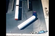 超E難度の車庫入れをさらっと決めてしまう大型トレーラー乗りのスゴ技。