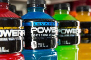 冷静に考えてスポーツドリンクってかれこれ30年ぐらい飲んでないよな？