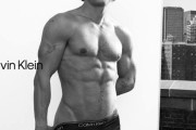 【画像あり】カルバンクラインの下着なら見せてもいいという風潮、全国の女子に広まるｗｗｗｗｗｗｗｗｗ