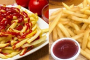 フライドポテト「ケチャップ論争」勃発　あなたはつける派？それともかける派？