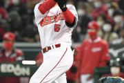 カープ長野が攻守で輝き！今季初スタメンでタイムリー2本＆守備ではスライディングキャッチ！「タクさんの命日に活躍できたのは良かった」