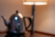 【悲報】ビジホのケトルでとんでもない事をしたバカ、損害賠償を請求され無事死亡