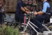 【動画】 ヤバい警察官が目撃されたと話題に