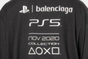 【悲報】ハイブランドさん、PS5より高い値段でコラボTシャツを販売してしまうｗｗｗ