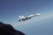 黒海上空でロシア軍戦闘機2機が米空軍B-52戦略爆撃機をインターセプト…米軍が危険飛行と非難！