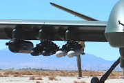 16発の対戦車ミサイルを搭載できる無人機モハベ、ガンポッドも搭載可能