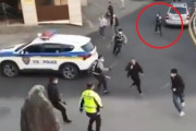 韓国紙「凶器騒動に逃げる警察官 再び ... 動画に捉えられた姿」韓国の反応