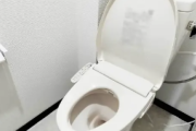 【朗報】ローソン公式見解「買い物しないでトイレだけ使用OK。当社は『コンビニトイレは社会インフラ』と認識」