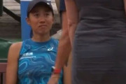 「加藤の時と同じだ！」中国のテニス選手が涙の途中棄権でファン騒然！(海外の反応)