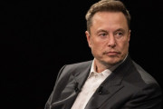 【悲報】イーロン・マスクさん、Xでの投稿のことを「ツイート」と言ってしまう
