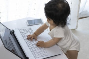 【令和キッズ】2歳で6割、5歳で8割がネット利用してた　ヤバい？