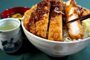 「ソースカツ丼」←こいつが卵とじカツ丼を超えられない理由