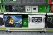 外国人「日本でもXbox次世代機はちゃんと店頭に並んでた」