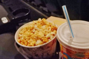 映画館ワイ｢めっちゃキャラメルのええ匂いするなぁポップコーン買っとくか｣