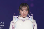 【画像】Juice=Juiceさん、ファッションショーのランウェイでトンチキ衣装とメイクを施されてもビジュが良すぎる一流アイドルぶりを発揮