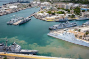 パールハーバー米海軍基地にリムパック演習参加の各国艦艇が停泊！