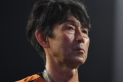 タイ代表の石井正忠監督、運転免許更新が現地で話題 「コネや名声を利用することなく…」