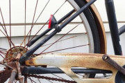 自転車のサビ取り得意なやつきてくれ