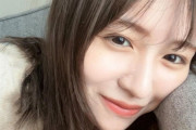 「たまらん」「変わるね…」長濱ねる〝雰囲気ガラリ〟姿に「メガネの色っぽさに…」「独特な雰囲気に惹かれる」の声