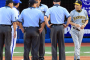 【阪神】岡田監督、審判団と握手せず不敵な笑み　ファンはDeNA京田と敷田審判にブーイング