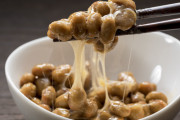 納豆が新型コロナに効果？日本で広がったデマに海外びっくり仰天！（海外の反応）
