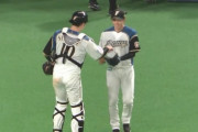 【日本ハム対オリックス25回戦】日本ハム斎藤佑樹、ラスト登板後にベンチで号泣　勝負の7球で四球…栗山監督の労いに