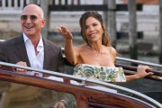 アマゾン創業者ベゾス氏、70億円超の結婚式　「富の誇示」批判も