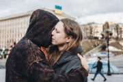【動画】パパはウクライナ人、ママはロシア人の女性が語る“戦争”のリアル 「ケンカを煽り立たのは西側」❓❗