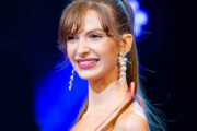 【画像あり】ウクライナ美女、日本で行われた美ボディ大会で無双してしまう