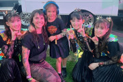 【海外】BABYMETALとDayseekerのベーシスト、ラモーン・ヴァレリオ家族のバックステージショット