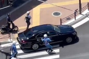 【動画】急病人？横須賀の国道16号でおかしな事故が撮影される。