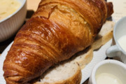 クロワッサンって美味しいけどカロリーめちゃ高いよな