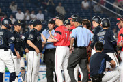 オリックスとロッテに所属した選手を1人思い浮かべてください