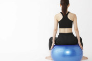 バランスボールでお腹の肉は減らせる？