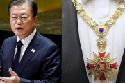【おめでとう俺】文在寅大統領、無窮花大勲章を「セルフ授与」