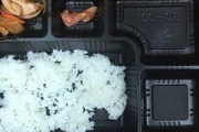 【悲報】韓国軍の弁当、ガチで酷すぎ大炎上…！！！