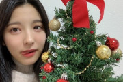 【画像】早川聖来さんクリスマス画像に”何か”映ってる？？