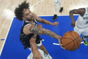 【NBA】DALの新人ライブリーがゴベアを圧倒する活躍を見せてしまう