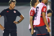 チュニジア代表、ルナール新監督が選手にカミナリ！「何のためにサッカーをやっているんだ？」