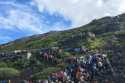 【画像】日本人さん、富士登山で大渋滞ｗｗｗｗｗ