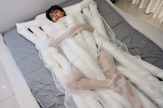 【衝撃】睡眠用うどんの販売開始 / お届け3ヶ月待ちで大人気「枕としても使用可能」
