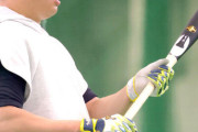 ヤクルト・村上、黒光りするバットを所有