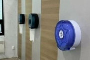 韓国人「トイレットペーパーをドアの外に…これを考えたやつは人間の本性が分かっていない」